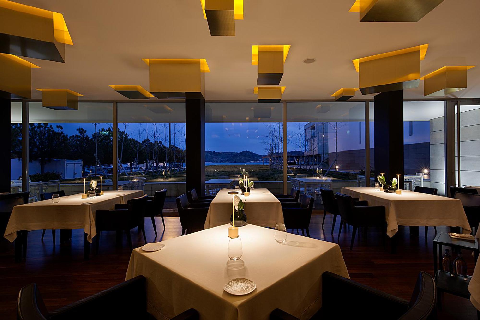 Altis Belem Hotel & Spa, A Member Of Design Hotels リスボン エクステリア 写真 Restaurant "360"