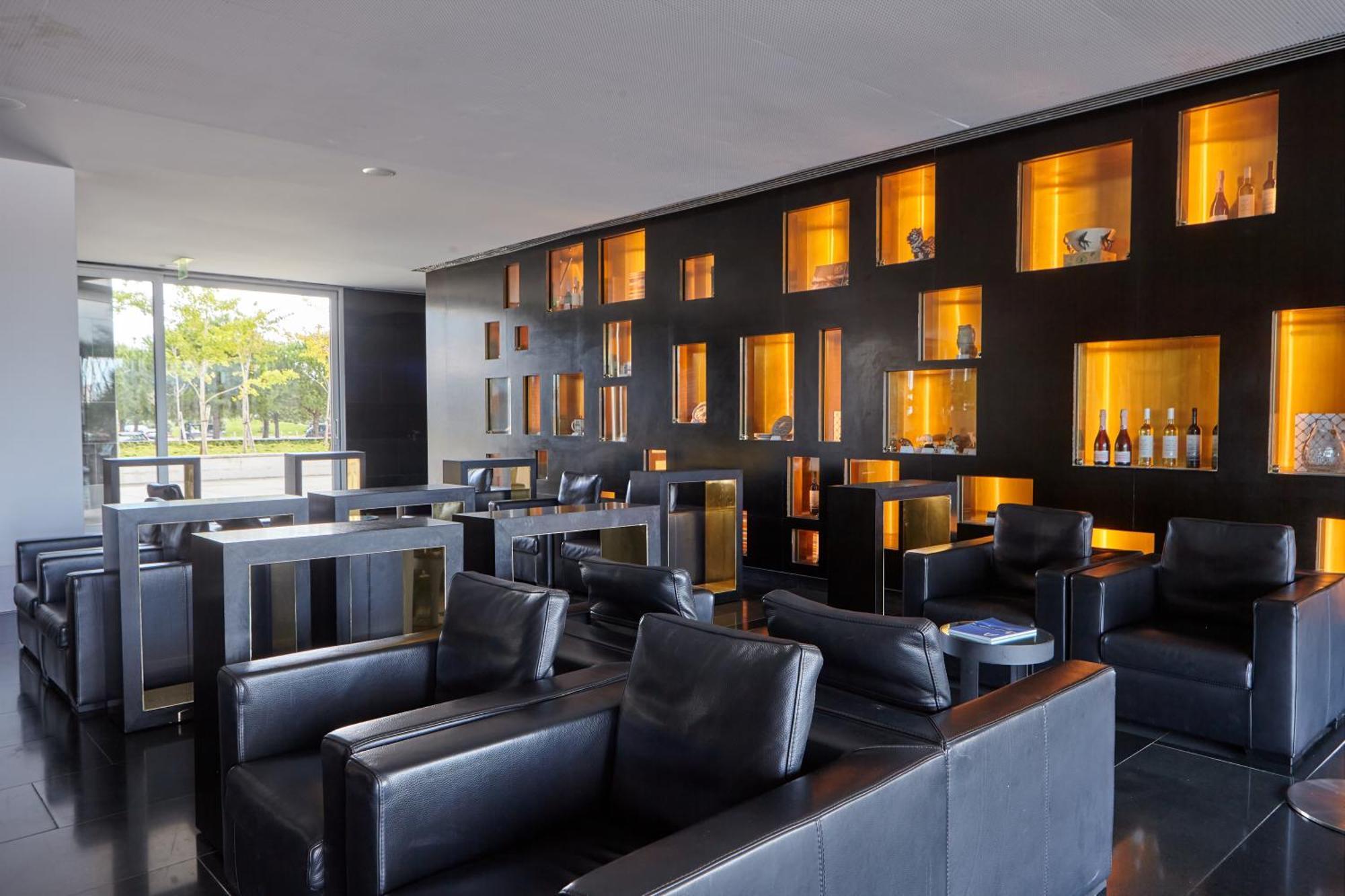 Altis Belem Hotel & Spa, A Member Of Design Hotels リスボン エクステリア 写真 The lounge at the airport