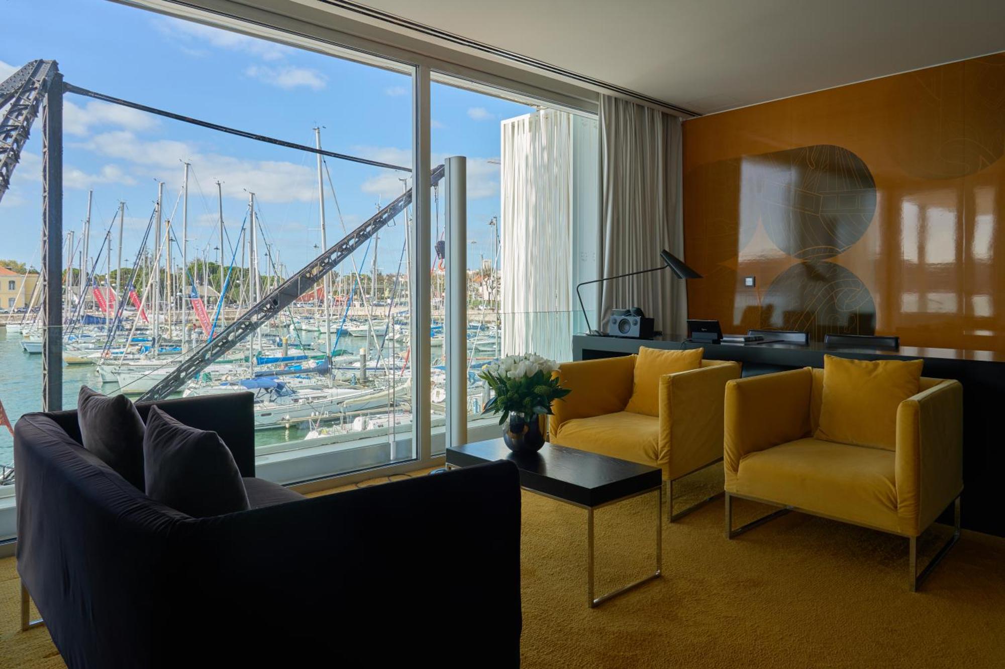 Altis Belem Hotel & Spa, A Member Of Design Hotels リスボン 部屋 写真 A suite at the InterContinental San Diego